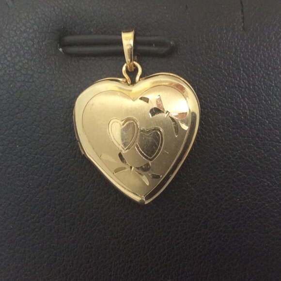 Ladies 14k Yellow Real Gold Heart opening Locket Charm Pendant 2.40 grams - Picture 1 of 9